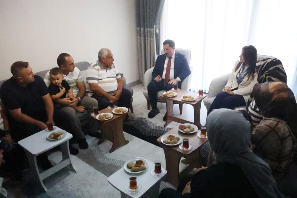 Yeni yuvalarına kavuşan ailelerin ilk misafiri Vali Masatlı oldu