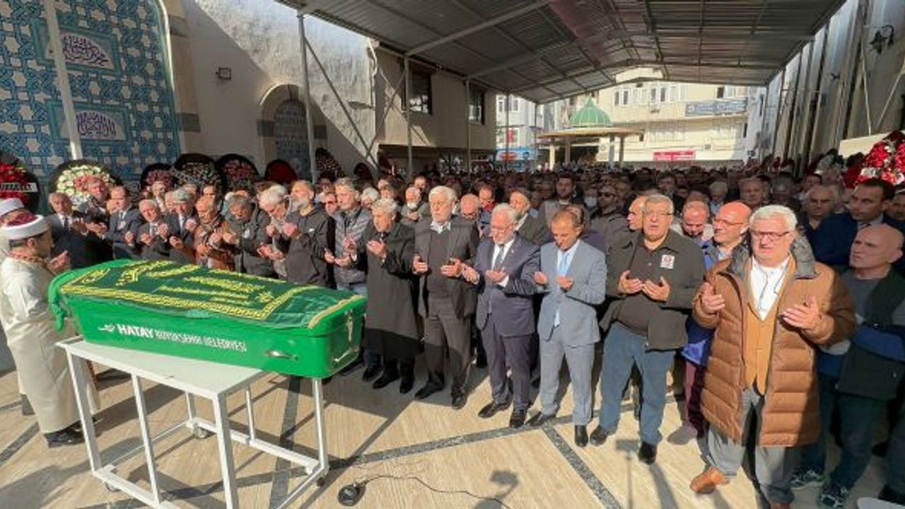 ZÜBEYDE ASLAN DUALARLA SON YOLCULUĞUNA UĞURLANDI