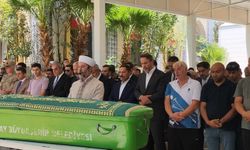 Bakan Bayraktar teyzesini son yolculuğuna uğurladı