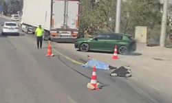 Yolun karşısına geçerken araçların çarptığı yaya can verdi
