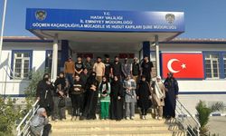 Tıka basa göçmen doldurulan minibüste 24 göçmen yakalandı