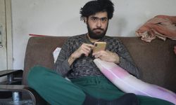 Telefon bağımlısı gençten ailelere tavsiye: "Küçükken çocuklara telefon vermeyin"