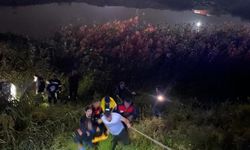 Kaçak göçmen taşıyan otomobil Asi Nehri'ne uçtu: 9 yaralı