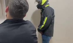 Firari şahıs, kurye kılığındaki polisin 'Yemek siparişi getirdim' sözleriyle yakalandı