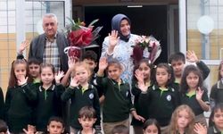 Mezun olduğu okula atanan öğretmenden duygulandıran vefa