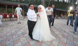 21 yıl sonra evlenerek aşklarına engel tanımayan çift, anne ve baba olacak olmanın heyecanını yaşıyor