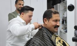 Down sendromlu kuaför Şükrü'den Vali Masatlı'ya yürek ısıtan tıraş