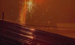 Elektrik kablolarında yaşanan patlama geceyi gündüze çevirdi
