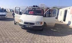 Sahte plaka takan ehliyetsiz sürücüye 92 bin TL ceza