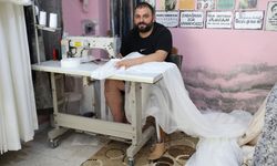 Depremde bir bacağını kaybeden perdeci protez bacağıyla kendi ayakları üzerinde durmayı başardı