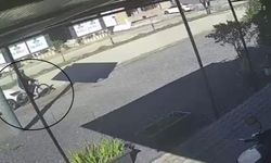 Otomobilin çarptığı bisikletli adam öldü, o anlar kamerada
