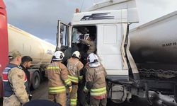 Dörtyol’da tırla çarpışan tankerin sürücüsü yaralandı