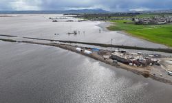 Amik Ovasında binlerce dönüm tarım arazisi sular altında kaldı