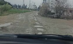 Arsuz’da Çukur Kabusu: İki Lastiğim Patladı, Sesimizi Duyun