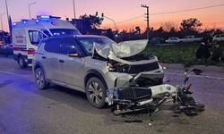 Işık ihlali yapan motosiklet otomobille çarpıştı: 2 yaralı