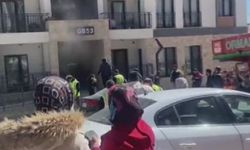 Prizden çıkan yangında apartman dairesinden alevler yükseldi