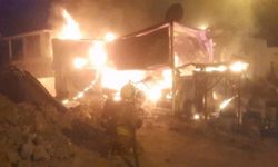 Alevlere teslim olan konteyner yanarak kullanılamaz hale geldi