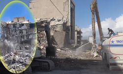 İş makinasının kolona son dokunuşu 7 katlı binayı yerle bir etti