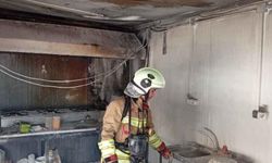 Defne'de iş yeri alevlere teslim oldu