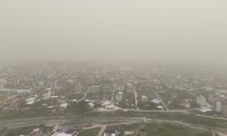 Libya'dan gelen çöl tozu her tarafı kapladı