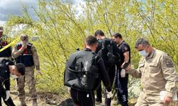 Asi Nehrinde kimliği belirsiz erkek cesedi bulundu