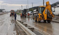 Selle birlikte araçları mahsur kaldığı karayolu ulaşıma açıldı