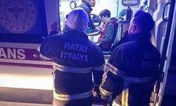 Ağaca çarpan otomobil hurdaya döndü: 3 yaralı