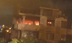 Samandağ’da metruk bina yangını