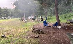 Erik büyüklüğündeki doluların isabet ettiği vatandaşlar panik yaşadı