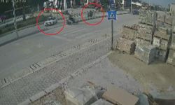 Otomobille çarpışan motosikletli metrelerce havaya uçtu