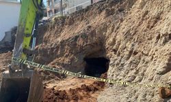 Belediyenin kazı çalışmasında kaya mezarı bulundu