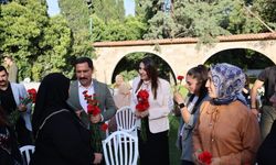 Şehit anneleri ve depremzede anneler unutulmadı