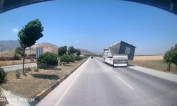 Fırtına, tırda taşınan konteyneri uçurdu