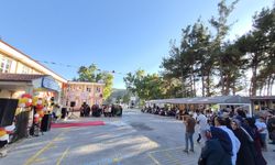 Narlıca İmam Hatip Ortaokulu’nda Mezuniyet Coşkusu