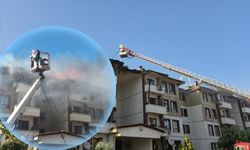 2 binanın çatısı alevlere teslim oldu
