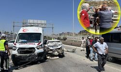 Ambulansın karıştığı kazada sağlık personeli hastayı battaniyeyle güneşten korudu