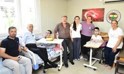 Yaşama sevincini kaybetmeyen kas hastası genç 26. yaşını kutladı