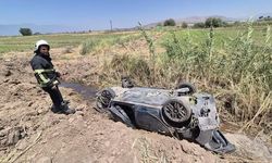Takla atarak hurdaya dönen otomobilin sürücüsü yaralandı