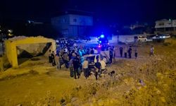 Tır sürücüsü metrelerce fren yapsa da 5 kişinin yaralandığı kazayı önleyemedi