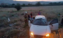İskenderun’da otomobil tarlaya uçtu