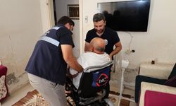 Reyhanlı’da yaşayan engelli vatandaşa akülü tekerlekli sandalye desteği