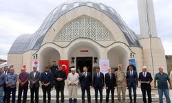 Hatay'da depremin ardından inşa edilen 136'ncı cami ibadete açıldı
