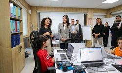 Çocuklara robotik kodlama ve tasarım eğitimi verildi