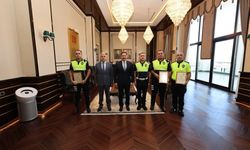 Bakan Çiftçi'nin takdirini toplayan polis memurlarına başarı belgesi verildi