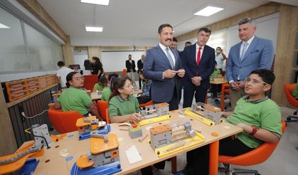 Depremzede çocuklara umut olacak M2 STEAM merkezinin açılışı gerçekleştirildi