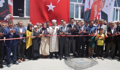 Deprem sonrası Hatay'da inşa edilen 100'üncü cami ibadete açıldı