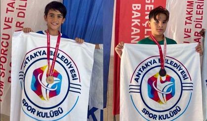 Antakya Belediyesi yüzme sporcuları başarılarıyla gururlandırdı