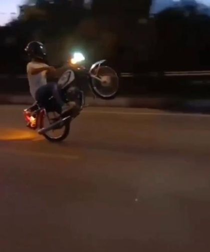 Akrobatik hareketler yapan motosikletliye 5 bin 179 TL ceza