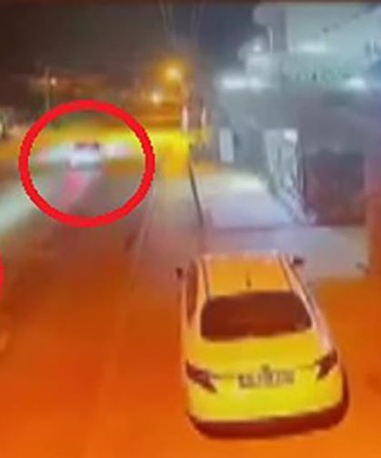 2 kişinin yaralandığı kaza kamerada