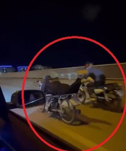 Akan trafikte motosikletin üzerinde ölümüne yolculuk